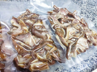 Свиные ушки варено-копченые