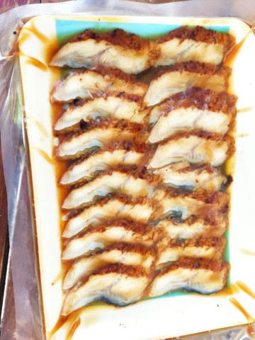 Филе угря в соусе унаги (слайcы)